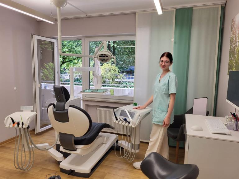 Zahnarztpraxis Dr. Andrea Schindler Köln Ehrenfeld Behandlungsraum 2